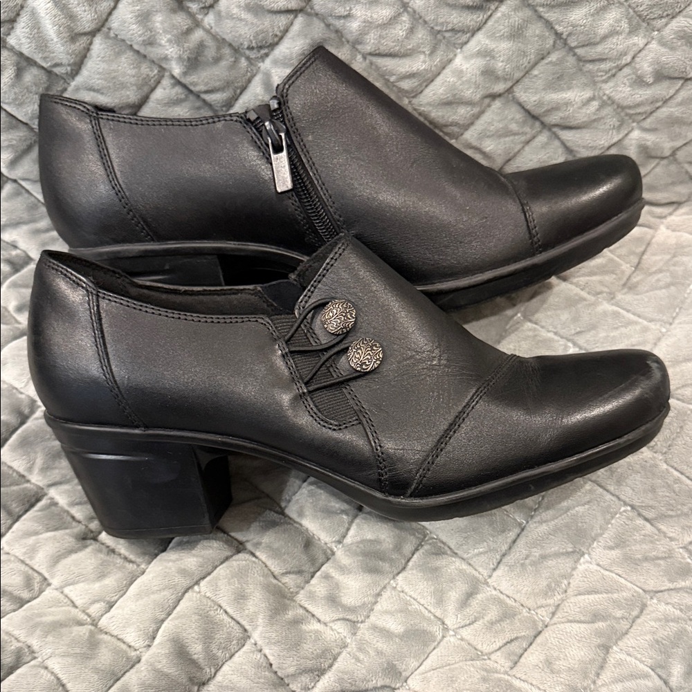 Clark’s Ultimate Comfort Collection Leather Dress shoes